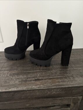 Black Platform Ankle Boots for Women - Sleek High Heel Booties